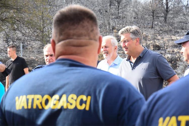 Slika /slike/predsjendik vlade rh.jpg